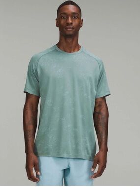 Lululemon Men's Metal Vent Tech Shirt Green XL
